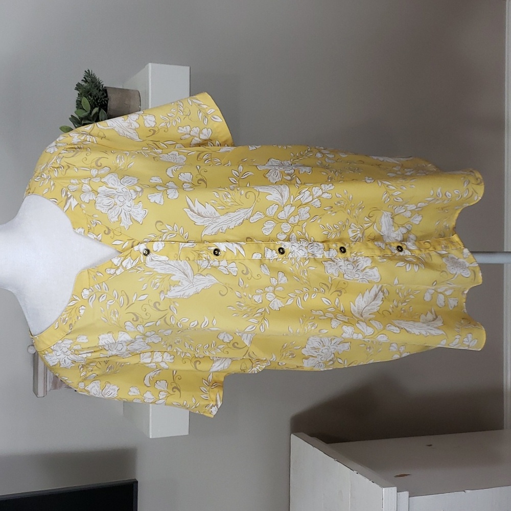 CJ Banks Short Sleeve Floral Button Down Shirt